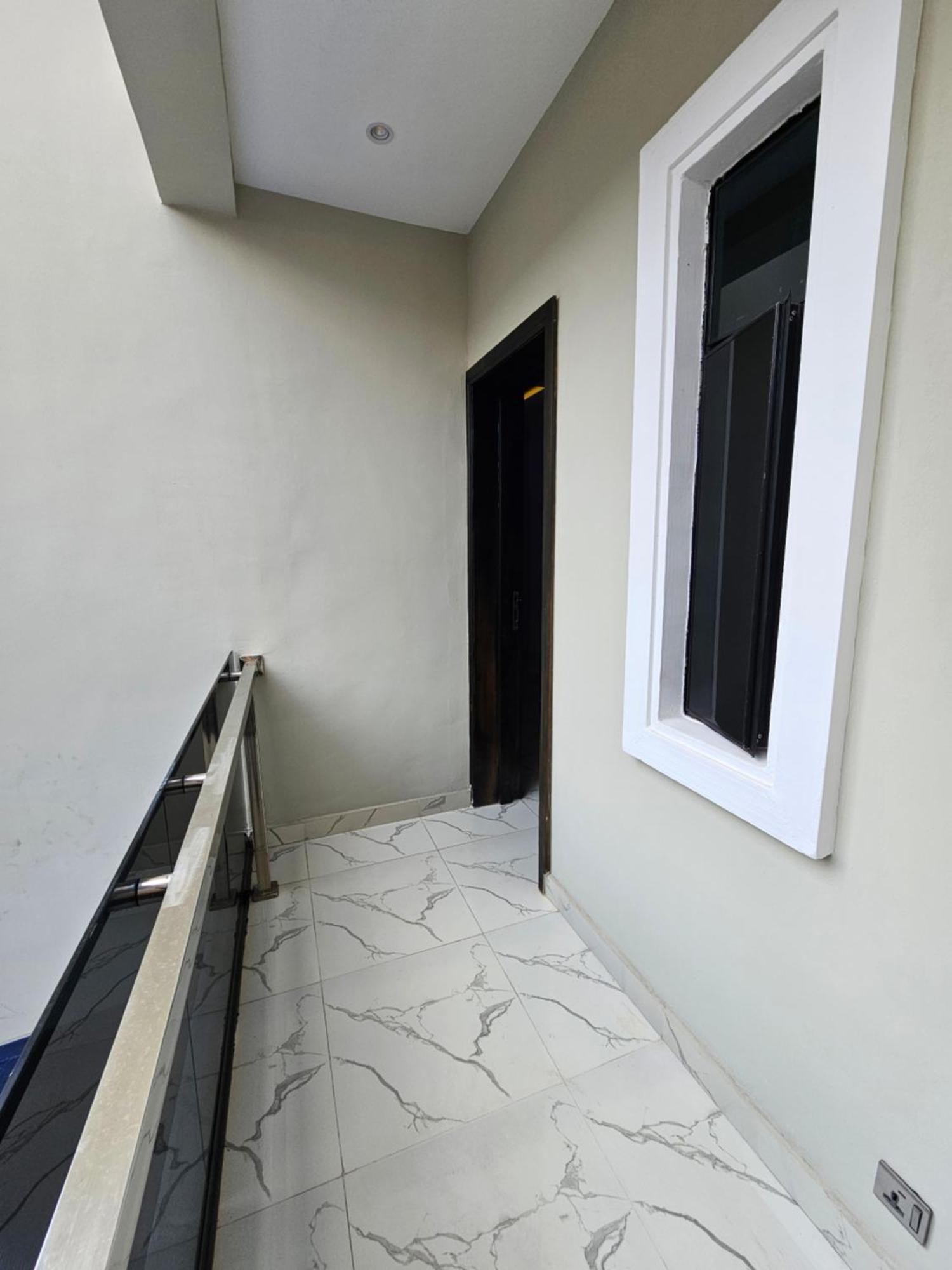 Sapphire Residences By Crystal Magodo Ikeja Exterior photo
