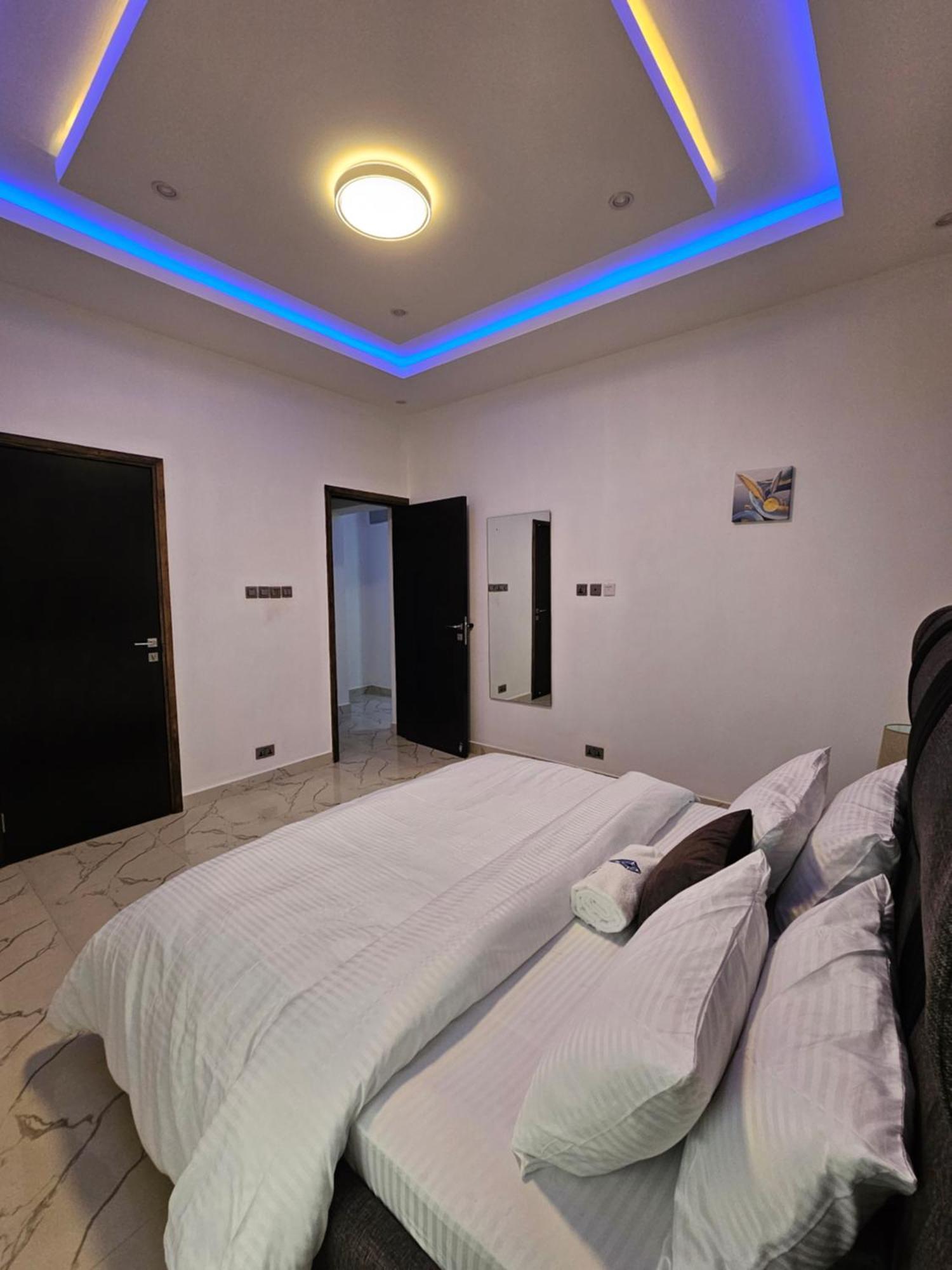 Sapphire Residences By Crystal Magodo Ikeja Exterior photo