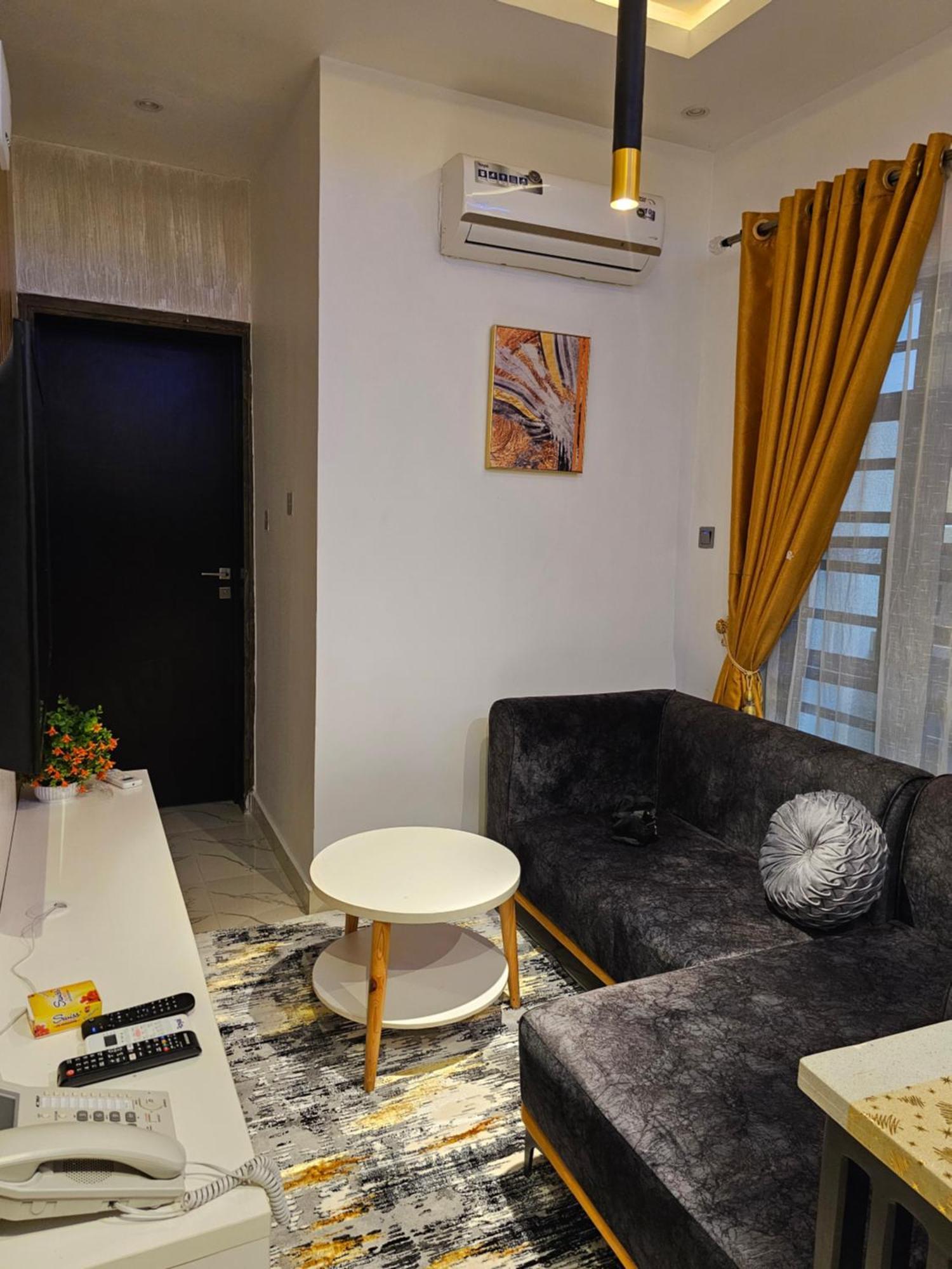 Sapphire Residences By Crystal Magodo Ikeja Exterior photo